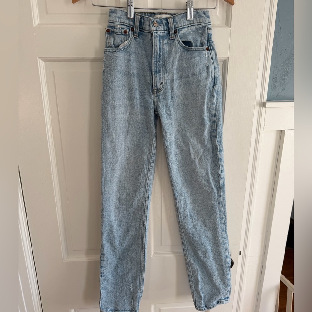 Abercrombie 90’s Straight Ultra High Rise Jeans - Picture 4 of 8